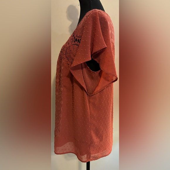 Daniel Rainn crochet lace print flutter sleeve Amaranth red. Size Large - Picture 7 of 7